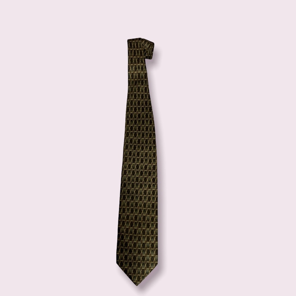 Beautiful tie that will make you look like a million bucks!